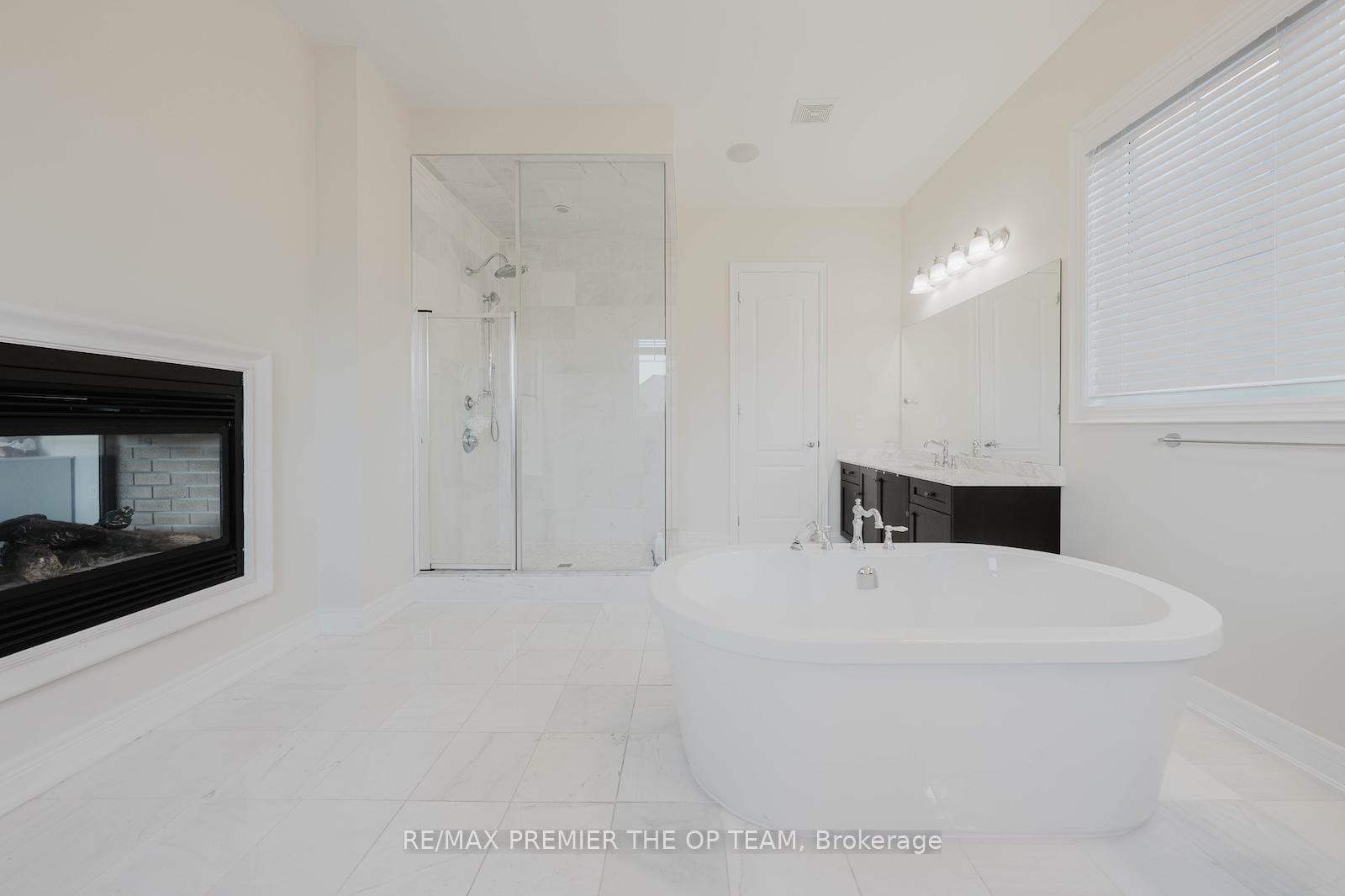 Detached House sold at 70 Torgan Trail, Vaughan, Ontario, L4H 3X6 - Kleinburg - MLS: N12526892