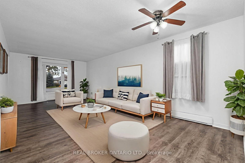 8 Maple Leaf Terr, Innisfil, L0L 1L0 | Image 2