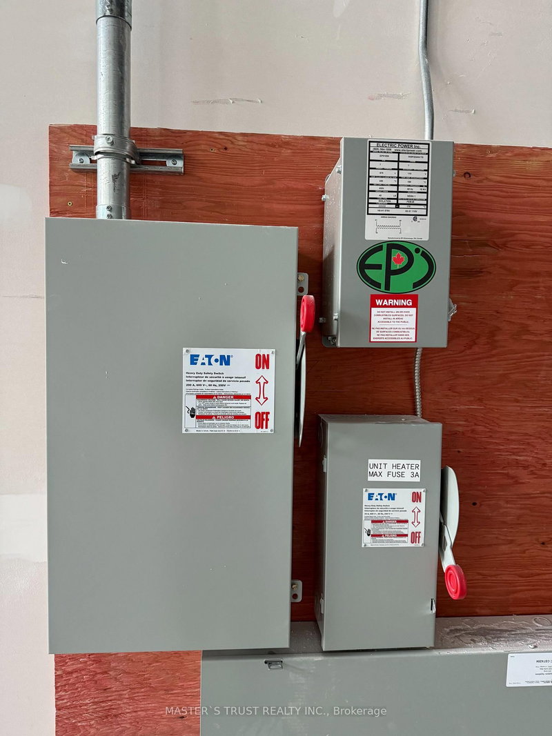 3 - 32 Don Hillock Dr, Aurora, L4G 0H6 | Image 3