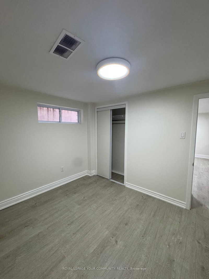 44 Royal Orchard Boulevard
