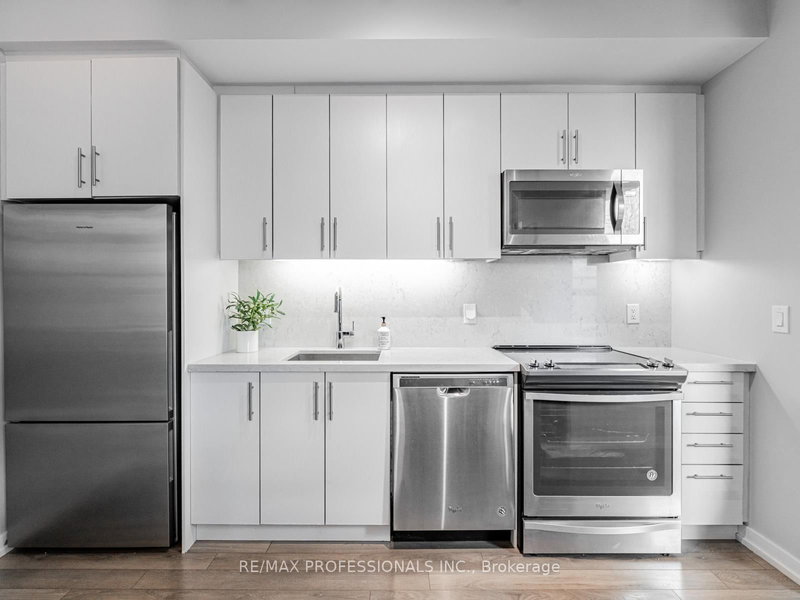 A101 - 241 Sea Ray Ave, Innisfil, L9S 0L9 | Image 3