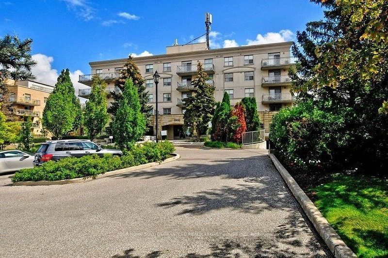 502 - 2500 Rutherford Rd, Vaughan, L4K 5N7 | Image 2