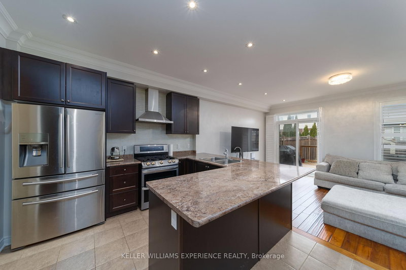 6 Weaver Terr, New Tecumseth, L0G 1W0 | Image 3