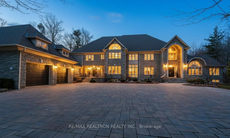 65 Offord Cres, Aurora, L4G 3G8 | Image 2