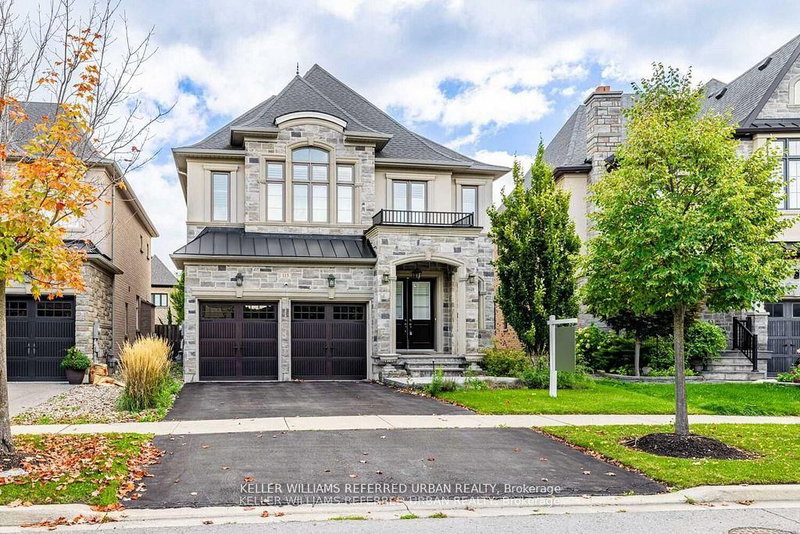 113 Burns Blvd, King, L7B 0M5 | Image 2