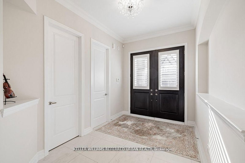 113 Burns Blvd, King, L7B 0M5 | Image 3