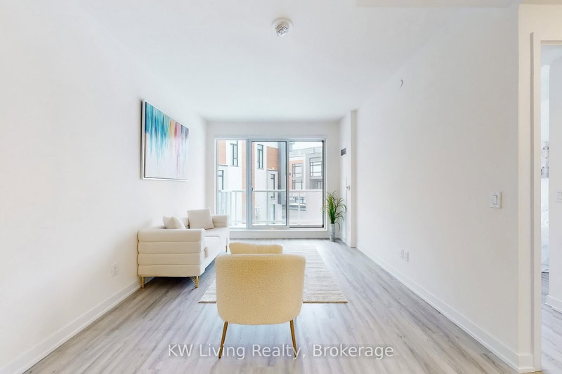 212 - 6 David Eyer Rd, Richmond Hill, L4S 0N5 | Image 3