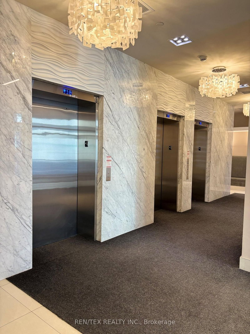 1210 - 9618 Yonge St, Richmond Hill, L4C 0X5 | Image 3