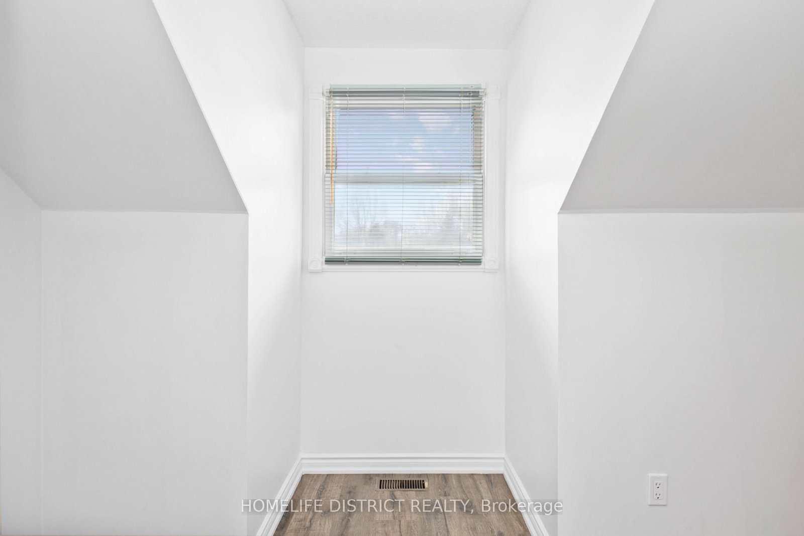 1 Grovepark Street - Photo 29