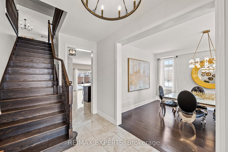 16 Vivian Creek Rd, East Gwillimbury, L0G 1M0 | Image 3