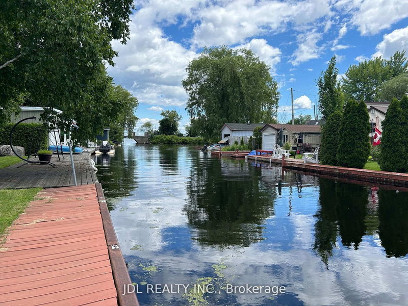 11 Red Robin Rd, Georgina, L4P 3E9 | Image 2