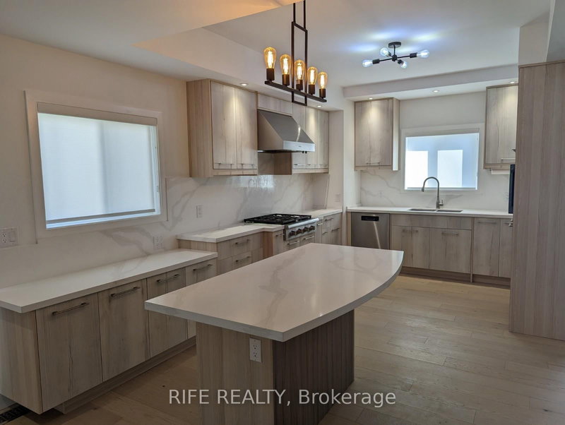 46 Valley Rd, Whitchurch-Stouffville, L4A 7X3 | Image 3