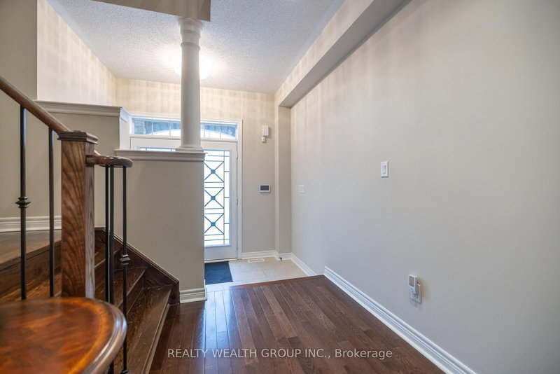 32 Rock Elm Crt, Vaughan, L6A 4C2 | Image 3