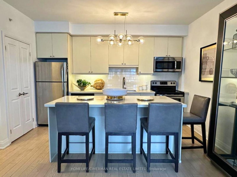 118 - 12 Woodstream Blvd, Vaughan, L4L 8C3 | Image 2