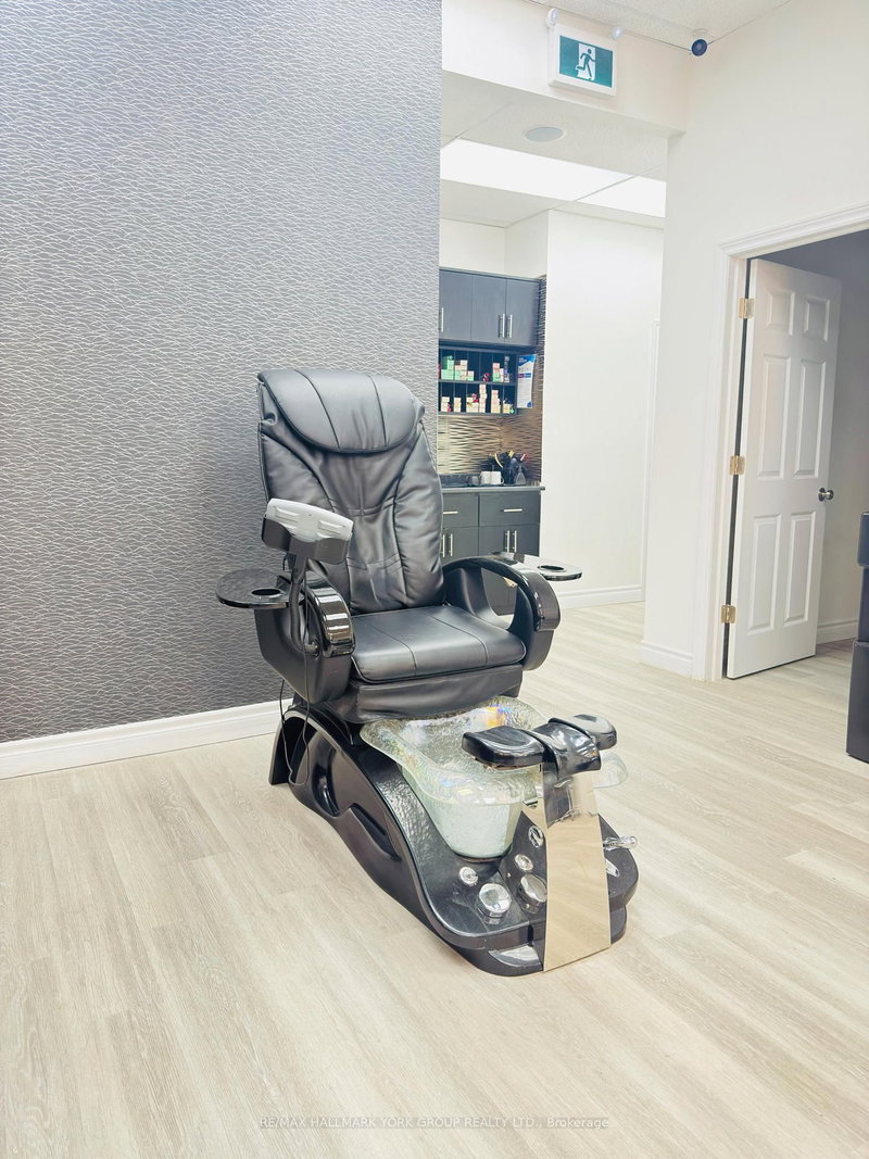 5-Nail Station - 17335 Yonge St, Newmarket, L3Y 8Z2 | Image 2