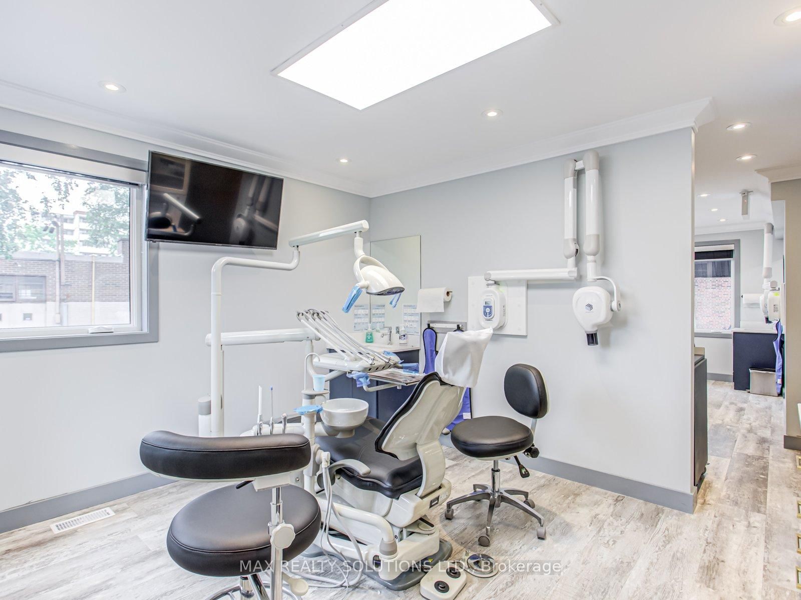 17 Bedford Park Avenue - Photo 13