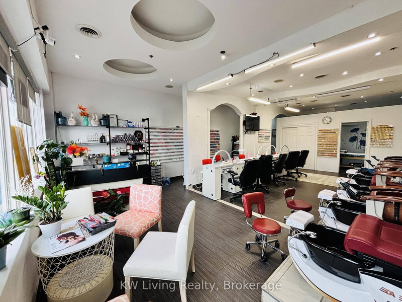 125 - 9421 Jane St, Vaughan, L6A 4J3 | Image 2