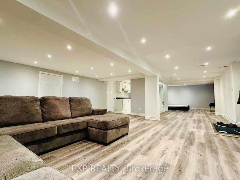 57 Emeline Cres, Markham, L3P 4G2 | Image 2