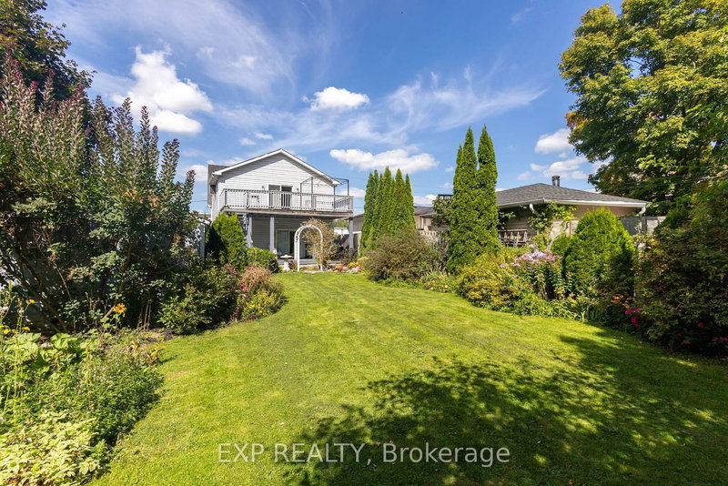 6823 Main St, Whitchurch-Stouffville, L4A 7G4 | Image 3