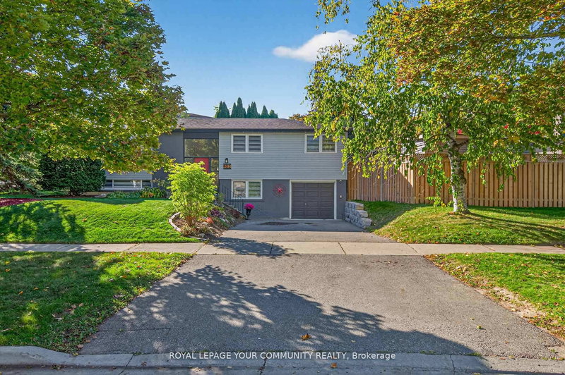 105 Orchard Heights Blvd, Aurora, L4G 2Z8 | Image 2