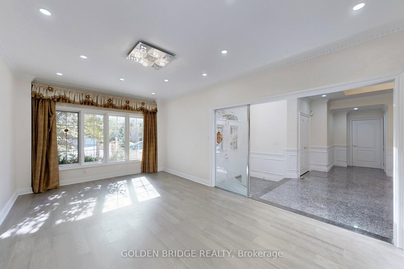 57 Cassandra Cres, Richmond Hill, L4B 4A1 | Image 3