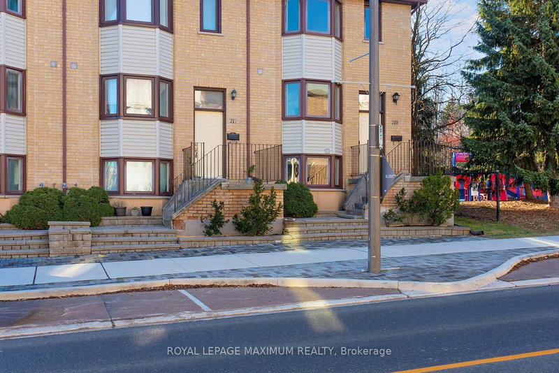 1 - 217 Woodbridge Ave, Vaughan, L4L 2T1 | Image 3
