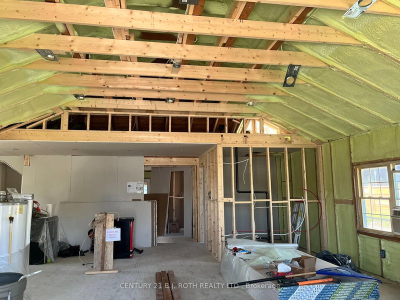 412 Limerick Cres, Innisfil, L0L 1K0 | Image 3