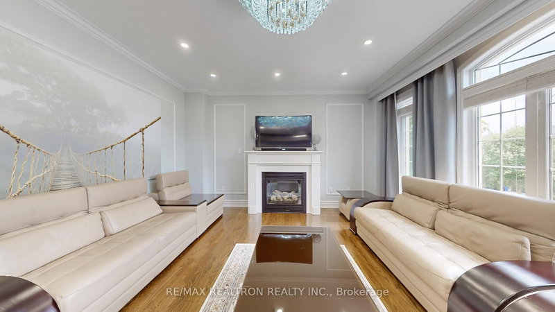 72 Headwater Cres, Richmond Hill, L4E 0T2 | Image 3