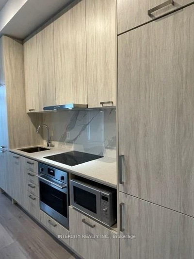 Unit 519 — 38 Honeycrisp Crescent — photo 4