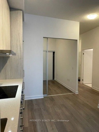 Unit 519 — 38 Honeycrisp Crescent — photo 5
