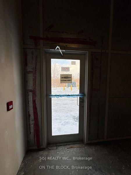 1FC11 / 10 - 9390 Woodbine Ave, Markham, L6C 0M5 | Image 2