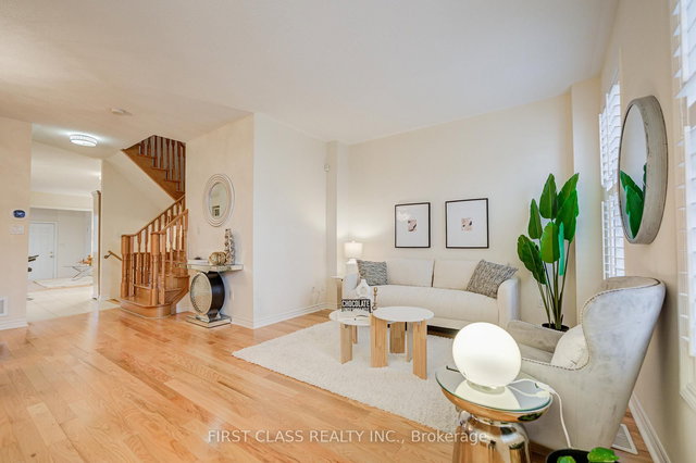 10501 Woodbine Avenue