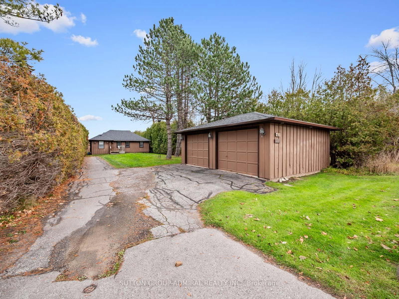 1273 Maple Rd, Innisfil, L9S 2Z9 | Image 2