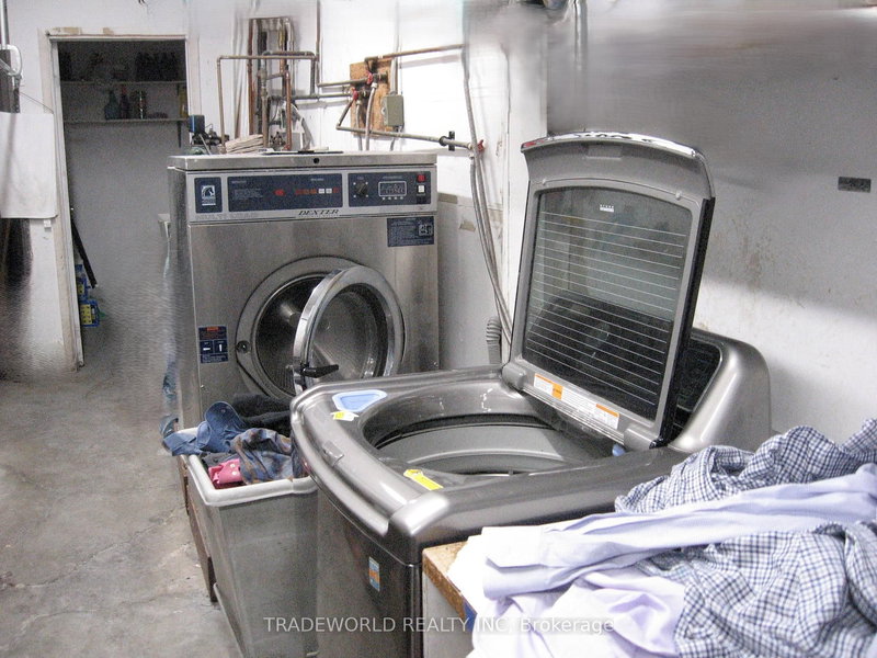 2B - 8100 Yonge St, Vaughan, L4J 6W6 | Image 3