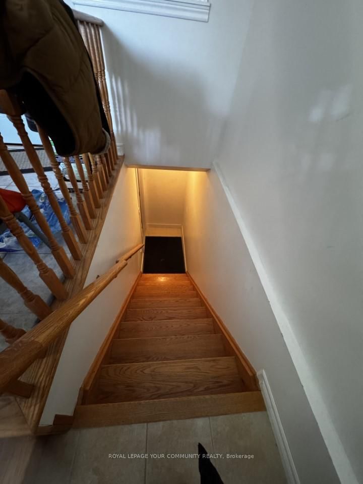 158 Roselena Dr, King, L0G 1T0 | Image 2