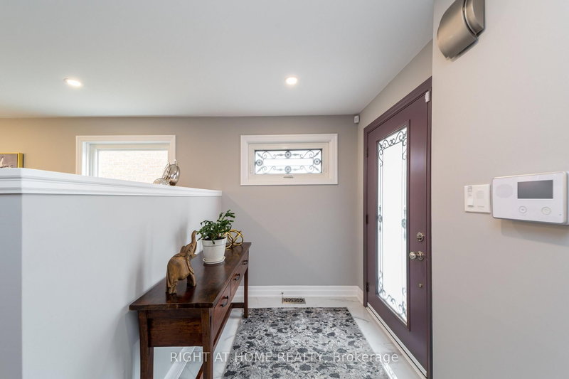 53 Primeau Dr, Aurora, L4G 6Z3 | Image 2