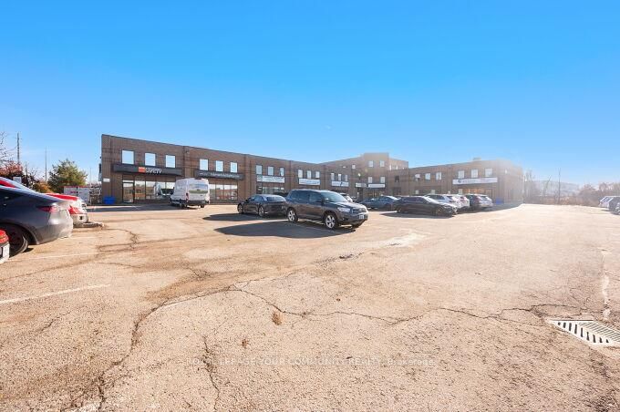 6 - 355 Harry Walker Pkwy, Newmarket, L3Y 8V6 | Image 2