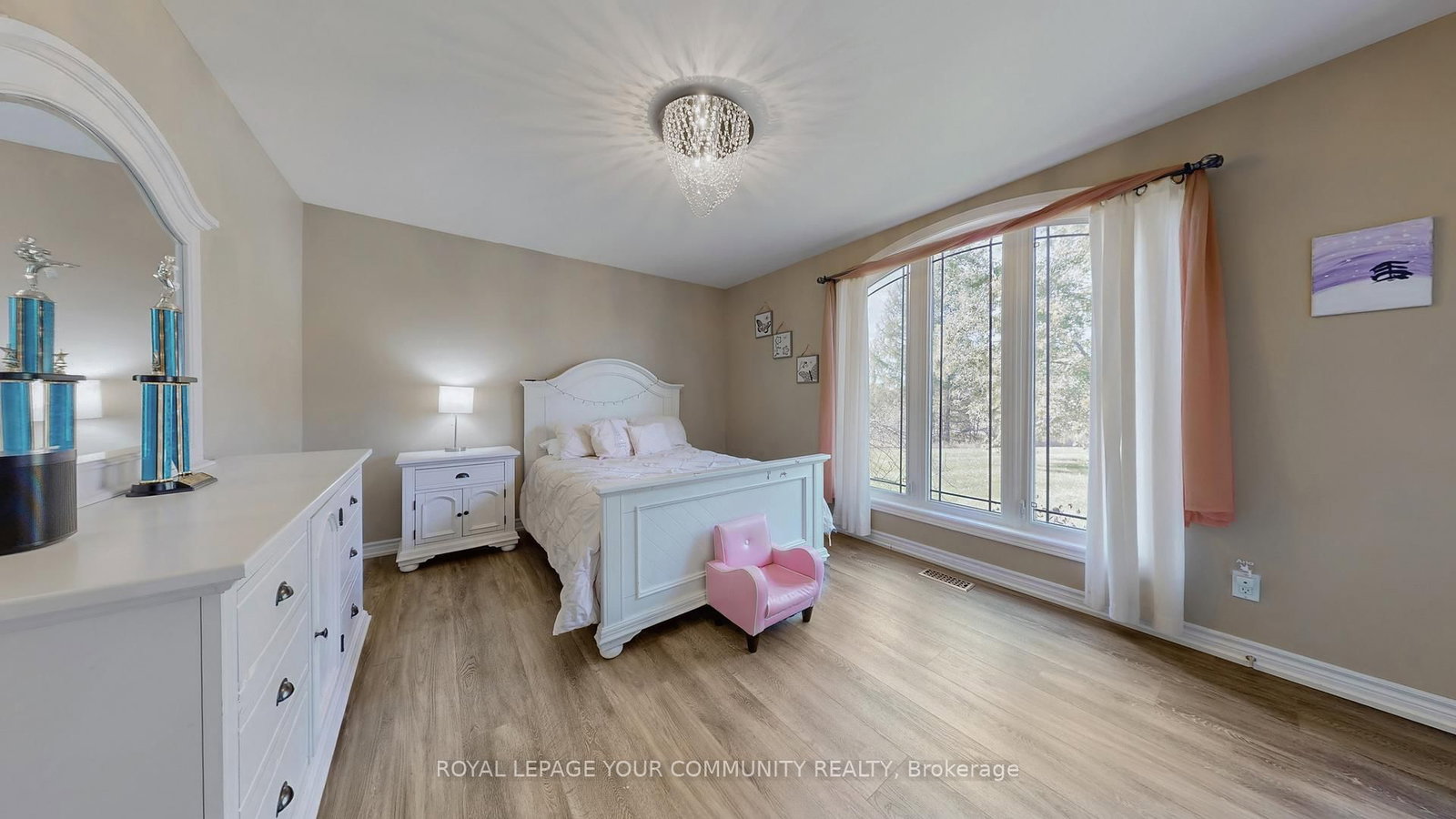 Detached House for sale at 1065 20th Sideroad, King, Ontario, L0G 1T0 - Schomberg - MLS: N12576350