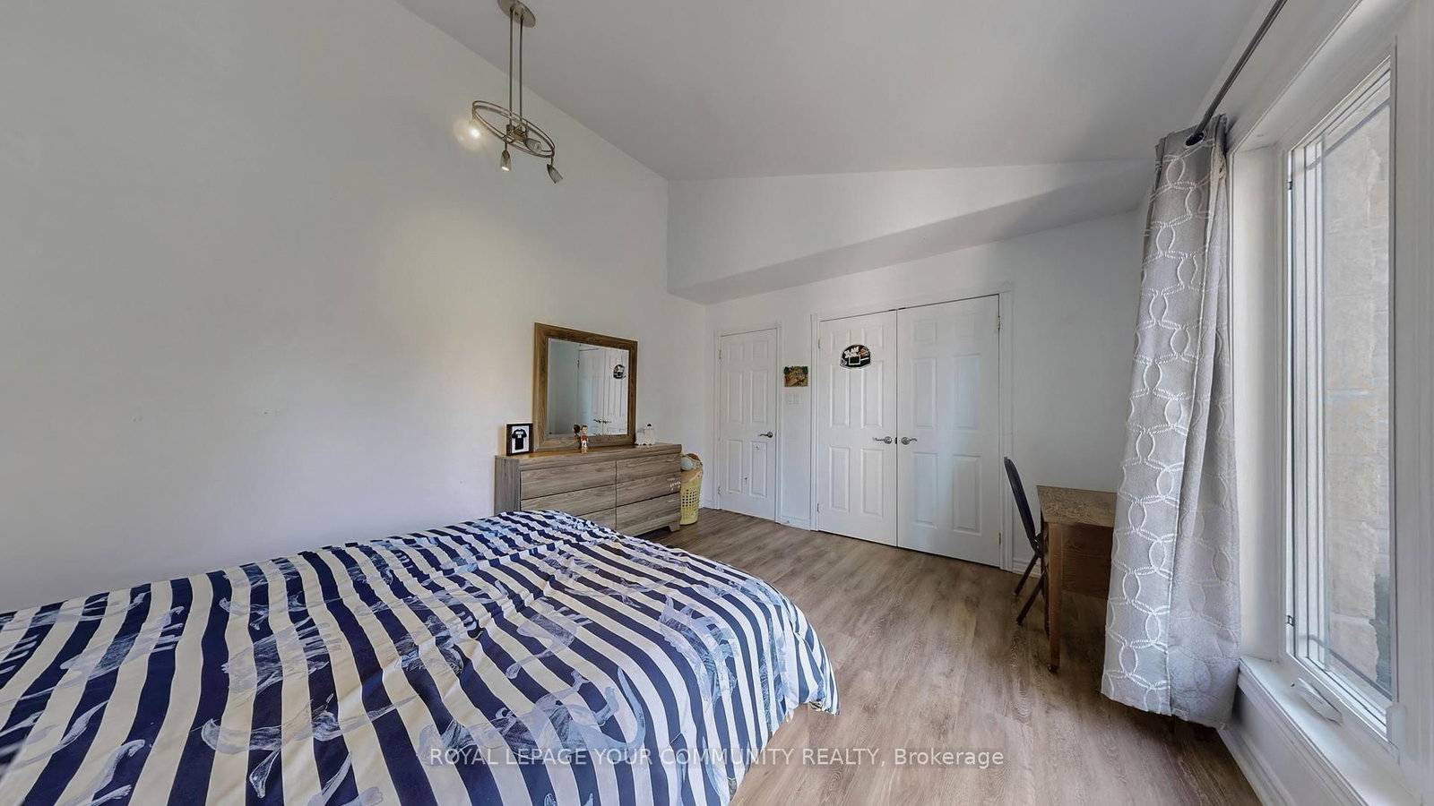 Detached House for sale at 1065 20th Sideroad, King, Ontario, L0G 1T0 - Schomberg - MLS: N12576350