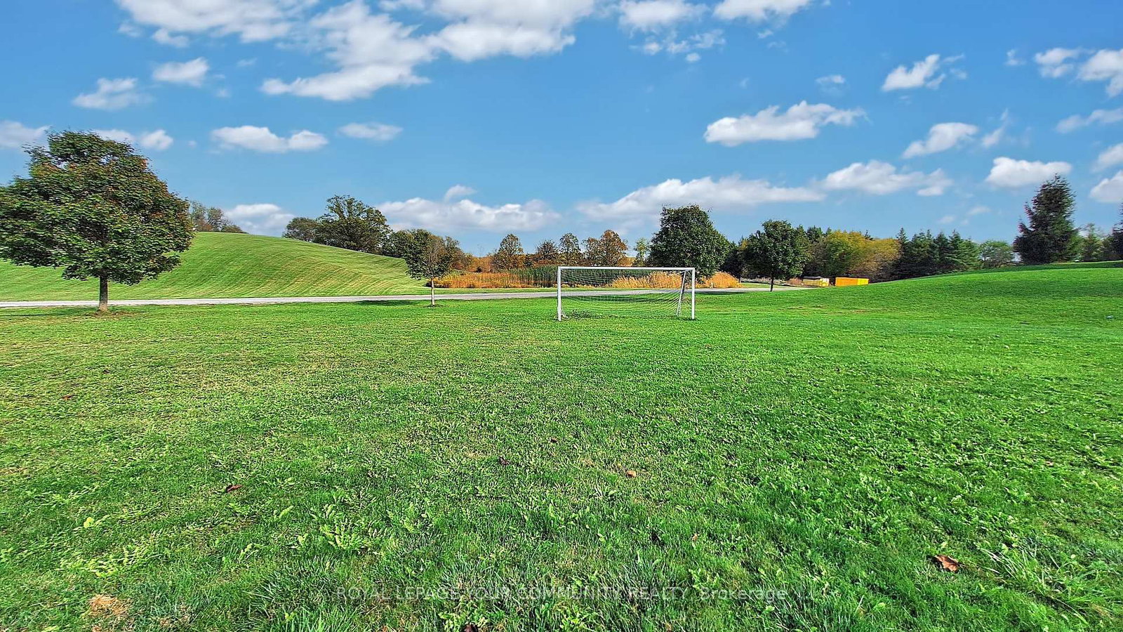 Detached House for sale at 1065 20th Sideroad, King, Ontario, L0G 1T0 - Schomberg - MLS: N12576350