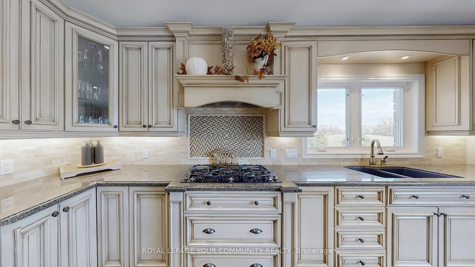 Detached House for sale at 1065 20th Sideroad, King, Ontario, L0G 1T0 - Schomberg - MLS: N12576350