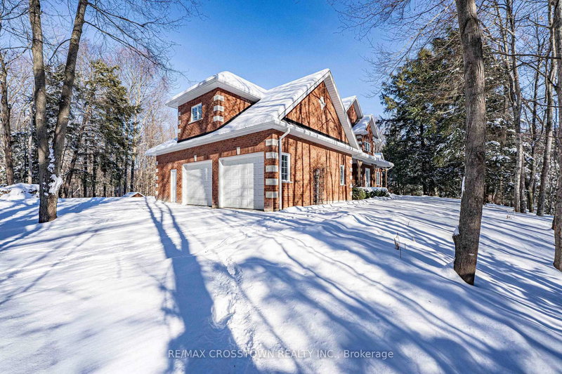 19 Gillespie Tr S, Essa, L3W 0V1 | Image 3