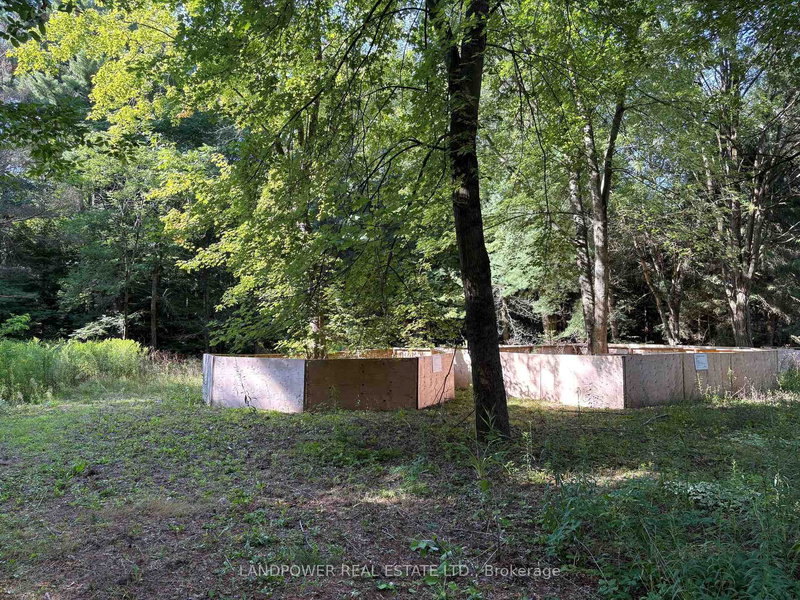 4035 Aurora Rd, Whitchurch-Stouffville, L4A 2R2 | Image 3