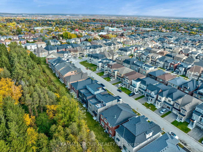 121 Milky Way Dr, Richmond Hill, L4C 4L9 | Image 3