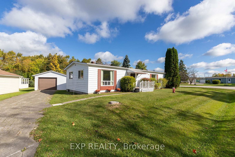 11 Geneva Crt, Georgina, L0E 1R0 | Image 2