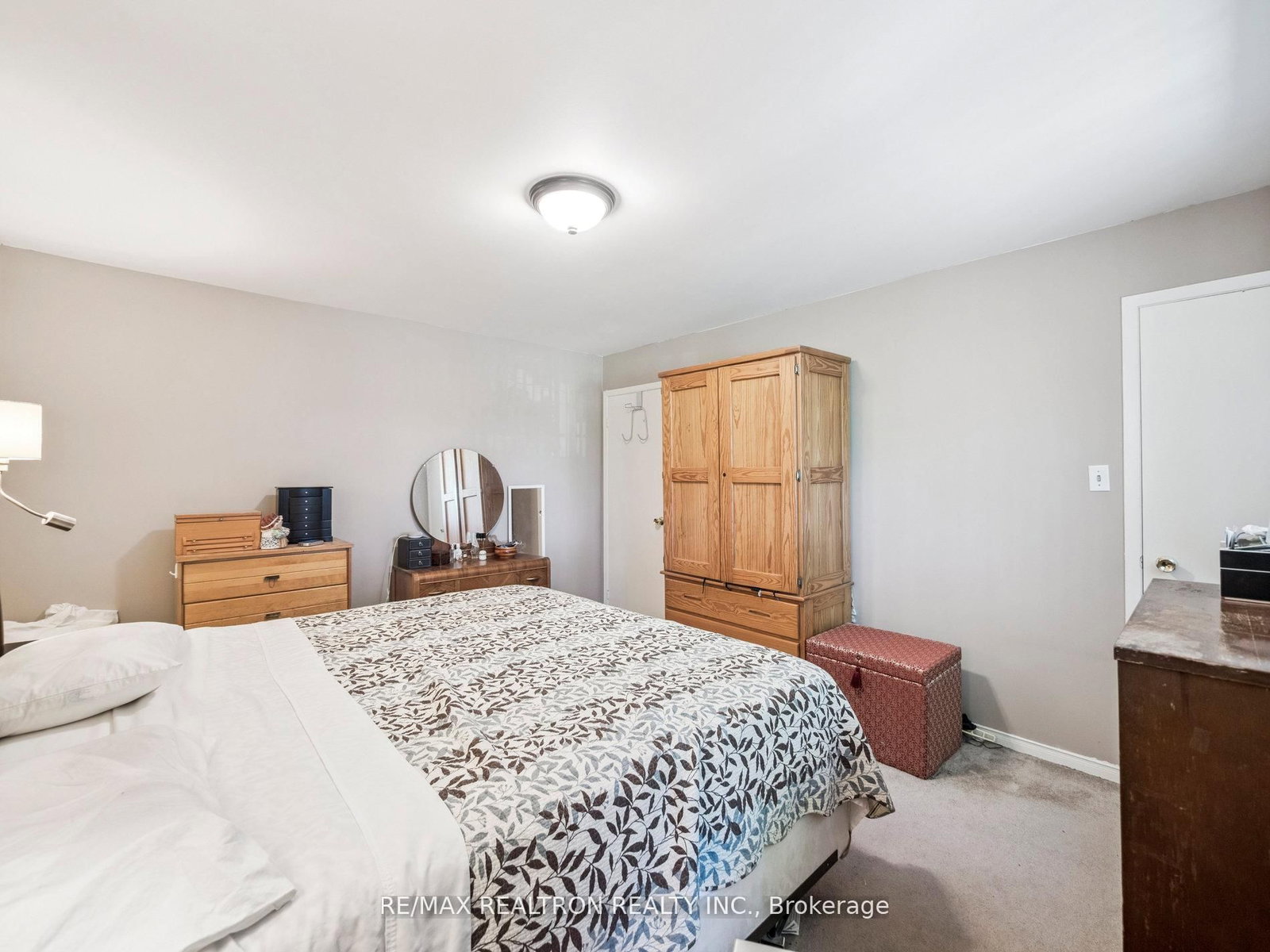 Townhouse sold at 26 Gordon Way, Markham, Ontario, L3T 5A2 - Aileen-Willowbrook - MLS: N12581104