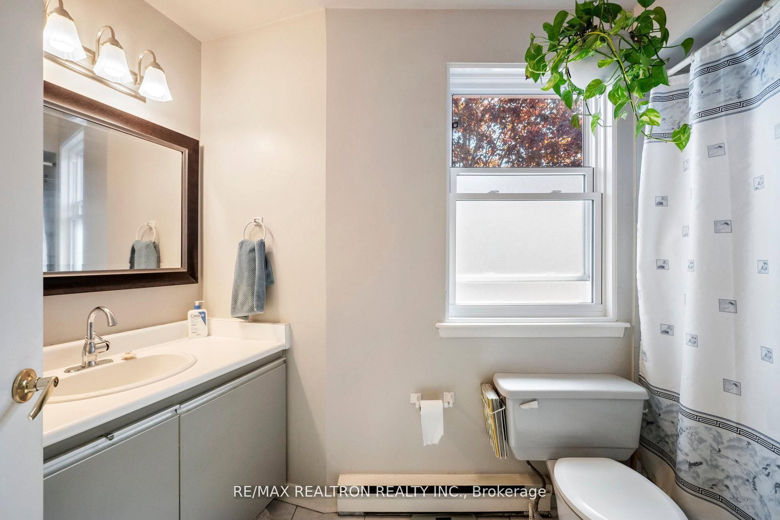 Townhouse sold at 26 Gordon Way, Markham, Ontario, L3T 5A2 - Aileen-Willowbrook - MLS: N12581104