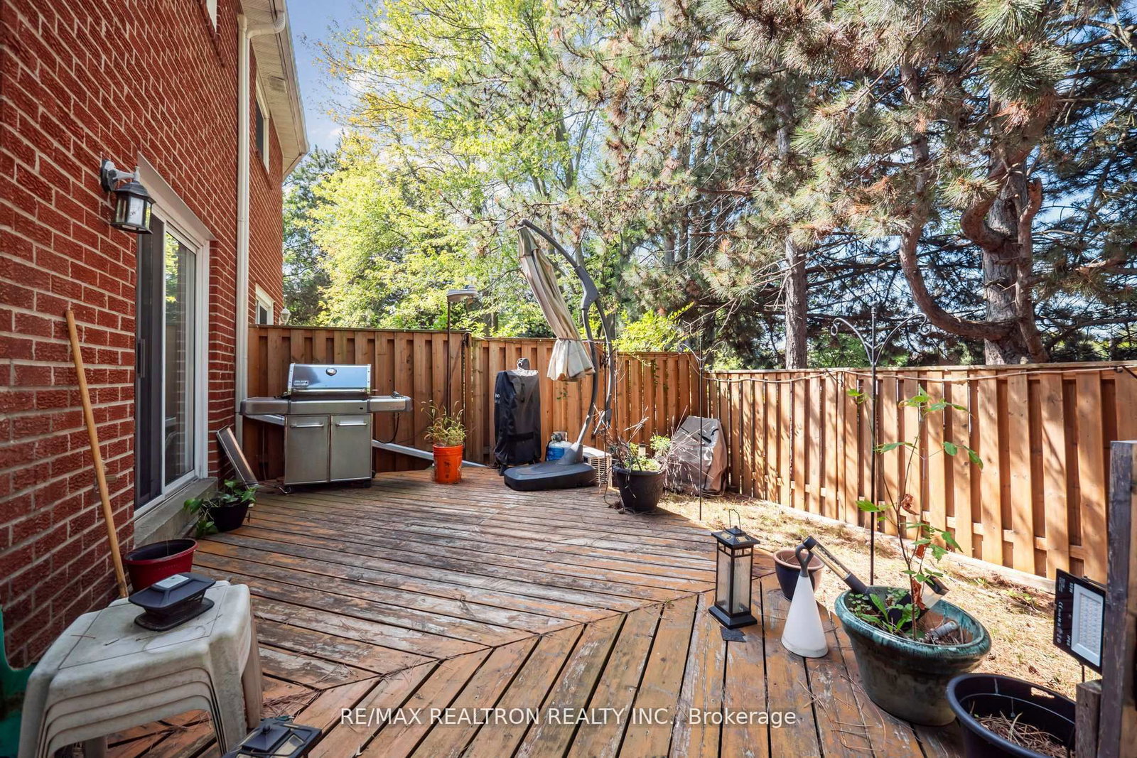 Townhouse sold at 26 Gordon Way, Markham, Ontario, L3T 5A2 - Aileen-Willowbrook - MLS: N12581104