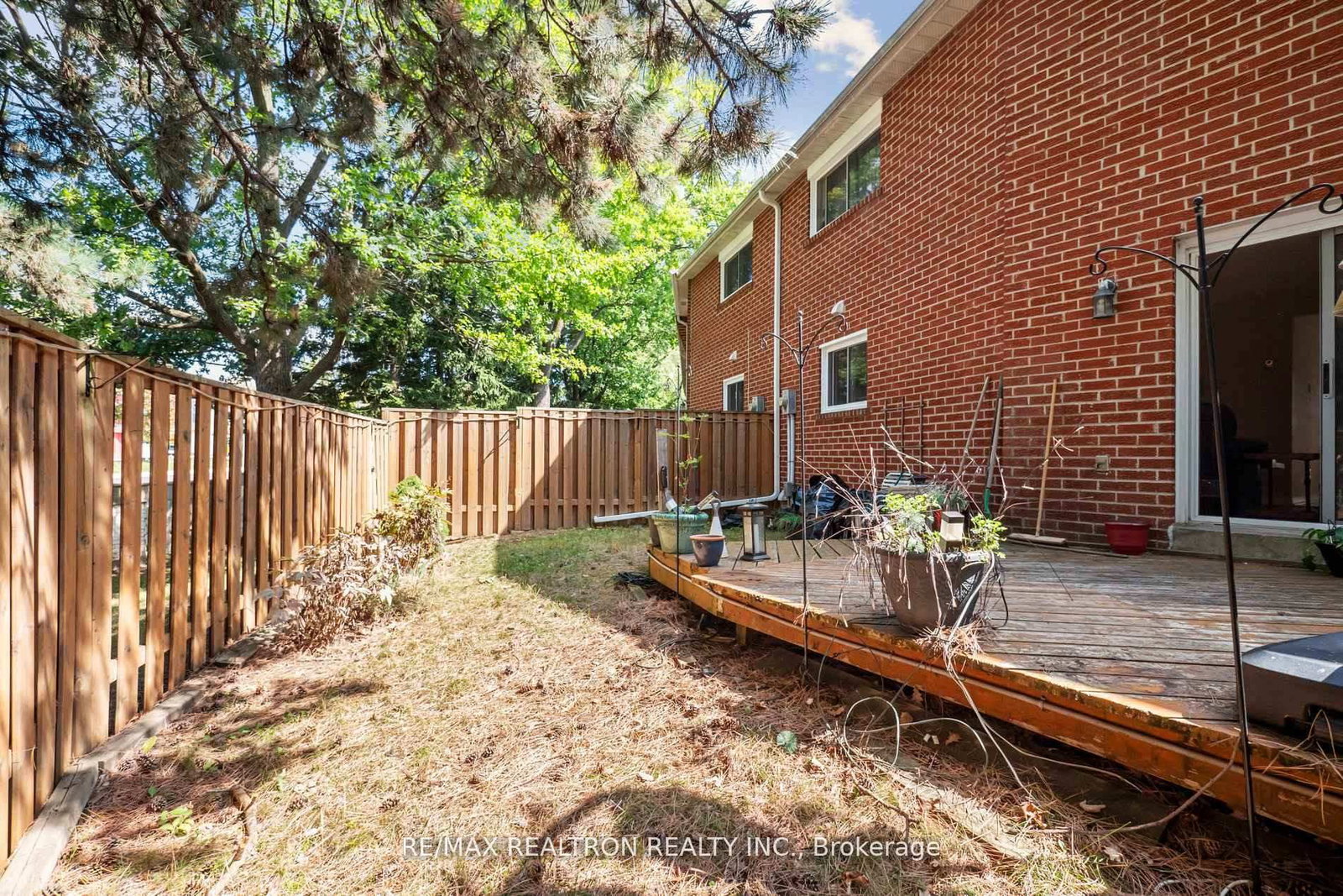 Townhouse sold at 26 Gordon Way, Markham, Ontario, L3T 5A2 - Aileen-Willowbrook - MLS: N12581104