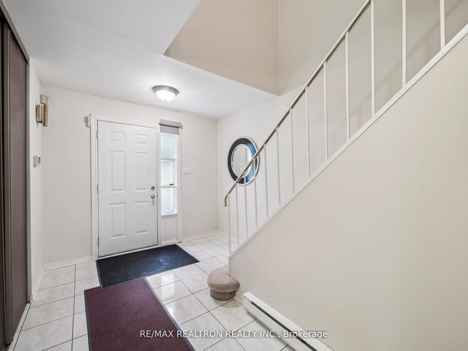 Townhouse sold at 26 Gordon Way, Markham, Ontario, L3T 5A2 - Aileen-Willowbrook - MLS: N12581104